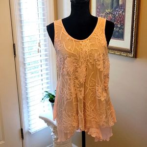 J&M Clothing Co. Light peach Lace front sleeveless top crinkle fabric Small …EUC